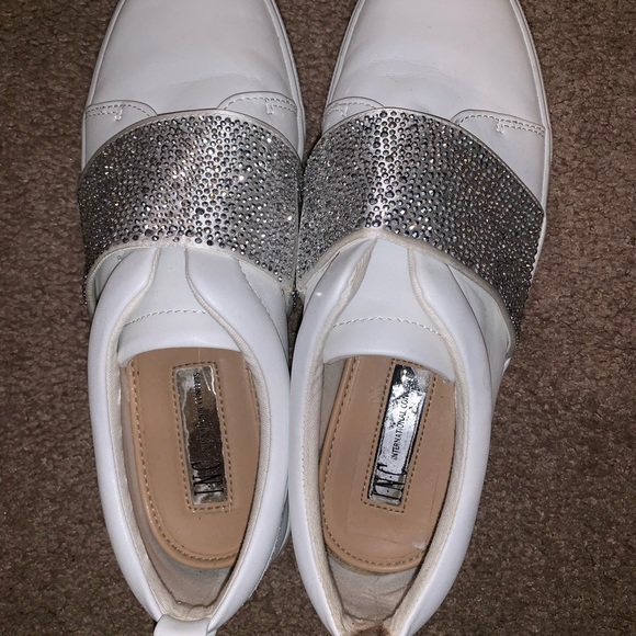 Cute Sneakers - Picture 4 of 5